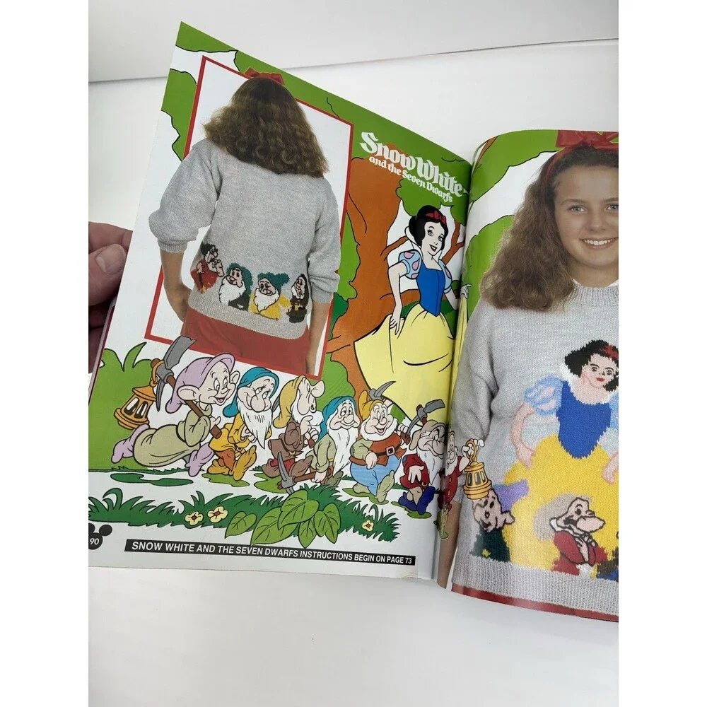 Disney Knitting Pattern Book Fun Knits Mickey Donald New Idea Age 3-12 years